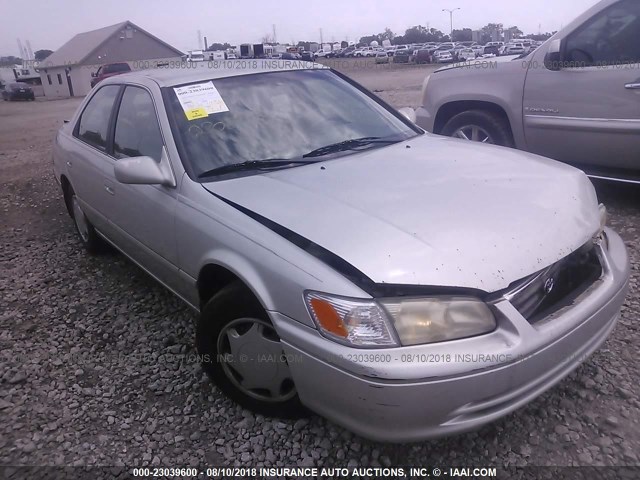 4T1BG22K4YU678989 - 2000 TOYOTA CAMRY CE/LE/XLE 银色 照片 1