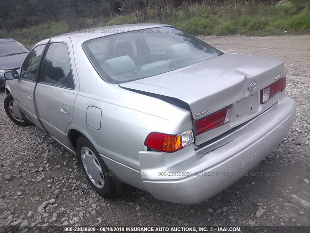 4T1BG22K4YU678989 - 2000 TOYOTA CAMRY CE/LE/XLE 银色 照片 3
