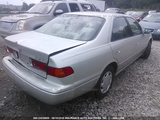 4T1BG22K4YU678989 - 2000 TOYOTA CAMRY CE/LE/XLE 银色 照片 4