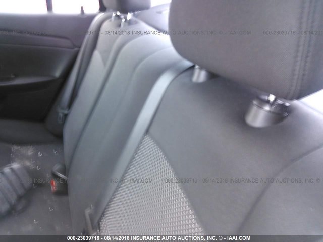 1G1ZH57B89F121950 - 2009 CHEVROLET MALIBU 1LT WHITE photo 8