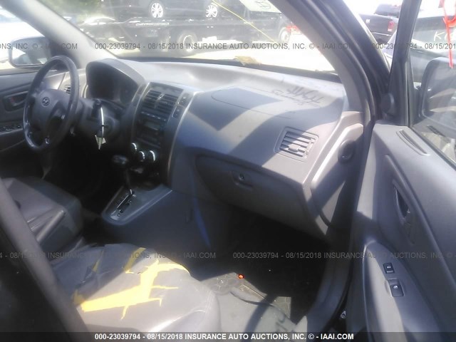 KM8JN12D05U182449 - 2005 HYUNDAI TUCSON GLS/LX BLACK photo 5