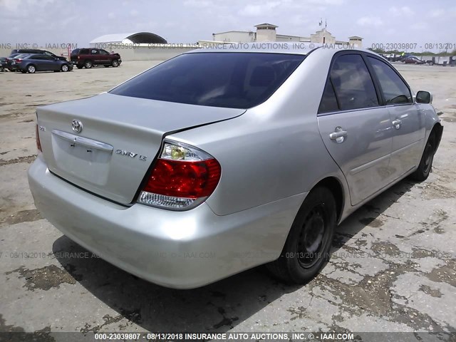 4T1BE32K16U655338 - 2006 TOYOTA CAMRY LE/XLE/SE SILVER photo 4