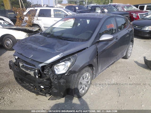 KMHCT5AE1FU220076 - 2015 HYUNDAI ACCENT GS GRAY photo 2