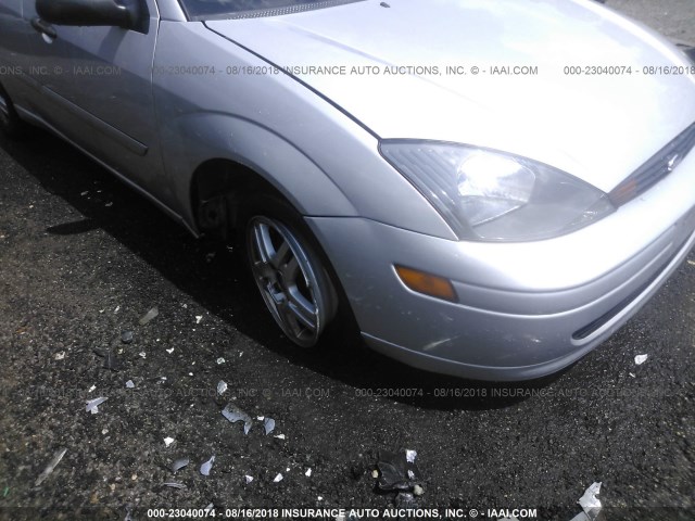 1FAFP34363W188431 - 2003 FORD FOCUS SE COMFORT/SE SPORT SILVER photo 6