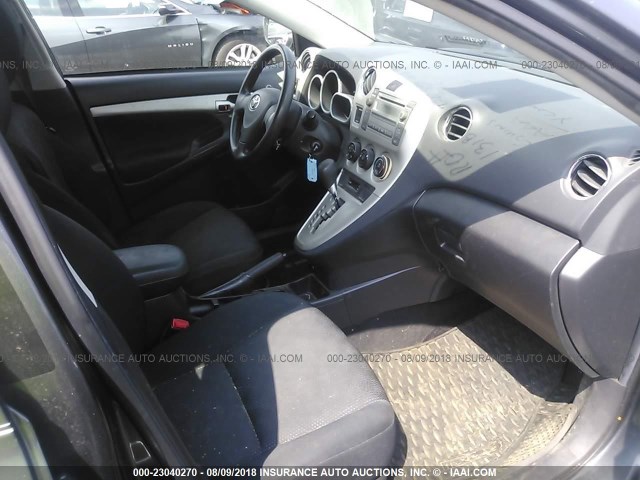 2T1KU4EE5AC323377 - 2010 TOYOTA COROLLA MATRIX  GRAY photo 5