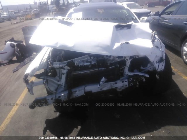 2C3CDZFJ0GH279322 - 2016 DODGE CHALLENGER R/T SCAT PACK WHITE photo 6