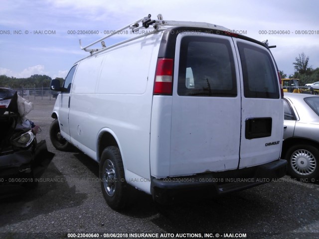 1GCGG25V761151446 - 2006 CHEVROLET EXPRESS G2500  WHITE photo 3