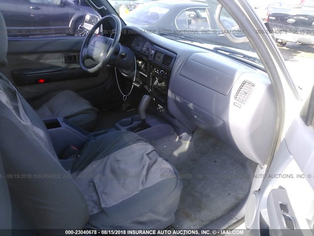 4TASM92N1XZ476396 - 1999 TOYOTA TACOMA XTRACAB PRERUNNER თეთრი ფოტო 5