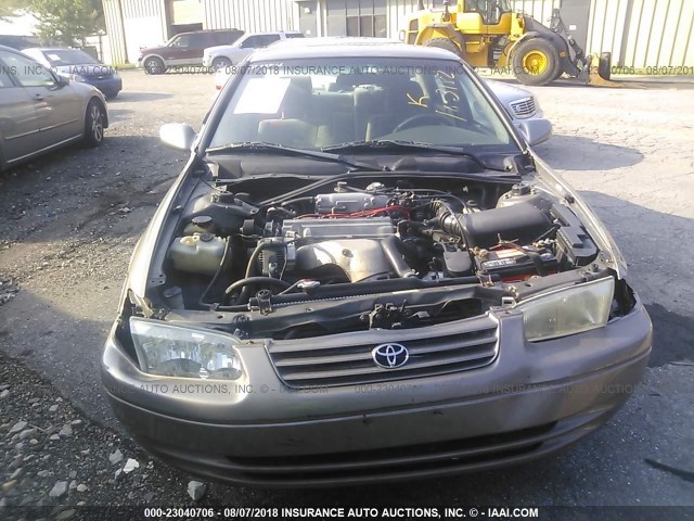 4T1BG22K01U049963 - 2001 TOYOTA CAMRY CE/LE/XLE 棕色 照片 6