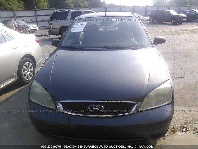 1FAHP34N07W350747 - 2007 FORD FOCUS ZX4/S/SE/SES GRAY photo 6