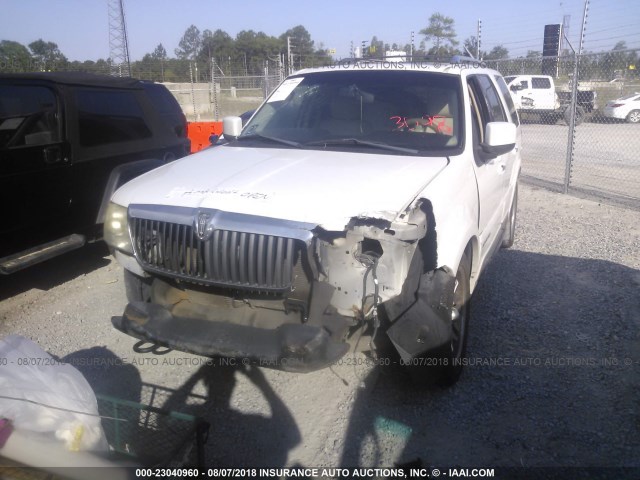 5LMFU27R53LJ38403 - 2003 LINCOLN NAVIGATOR WHITE photo 6