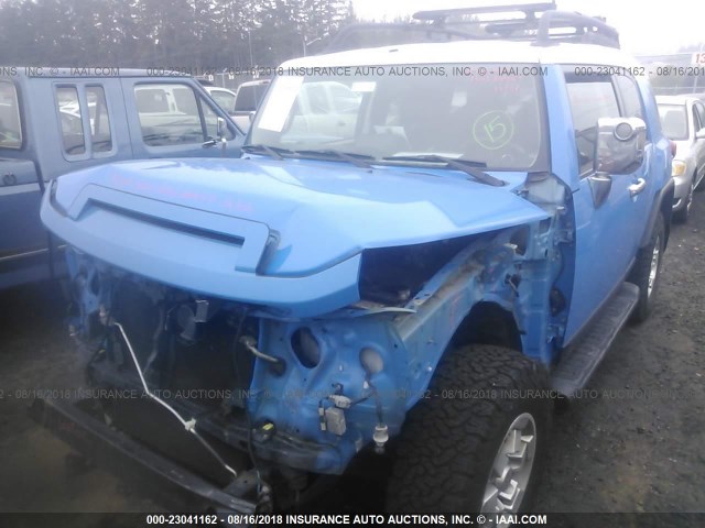 JTEBU11F570065633 - 2007 TOYOTA FJ CRUISER BLUE photo 2