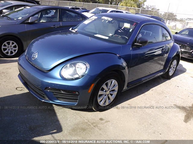 3VWFD7AT3JM708075 - 2018 VOLKSWAGEN BEETLE S/COAST BLUE photo 2