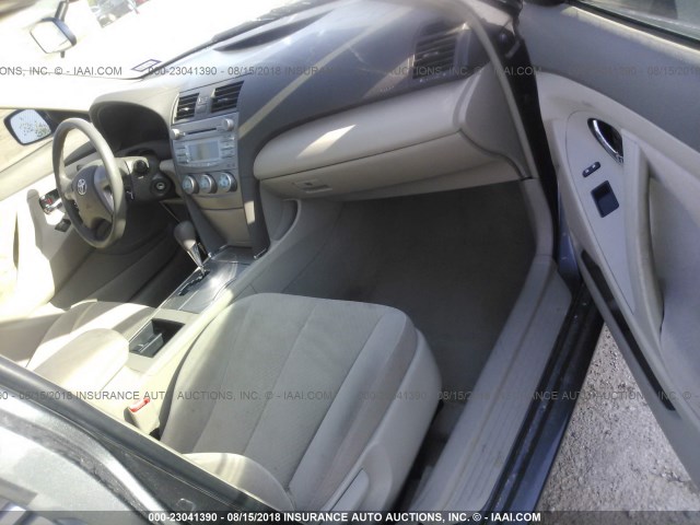 4T4BE46K88R038429 - 2008 TOYOTA CAMRY CE/LE/XLE/SE GRAY photo 5