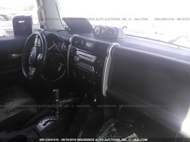 JTEZU11F370012153 - 2007 TOYOTA FJ CRUISER BLACK photo 5