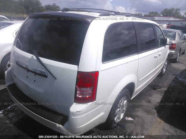 2A8HR54P18R105752 - 2008 CHRYSLER TOWN & COUNTRY TOURING WHITE photo 4