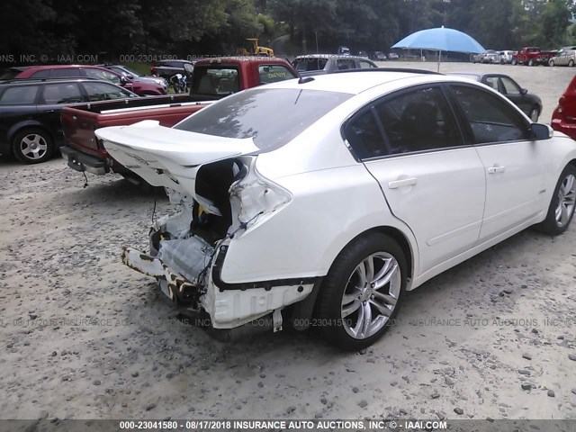 1N4CL21E88C179012 - 2008 NISSAN ALTIMA HYBRID WHITE photo 4