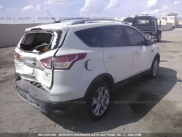 1FMCU9J97FUA77738 - 2015 FORD ESCAPE TITANIUM WHITE photo 4