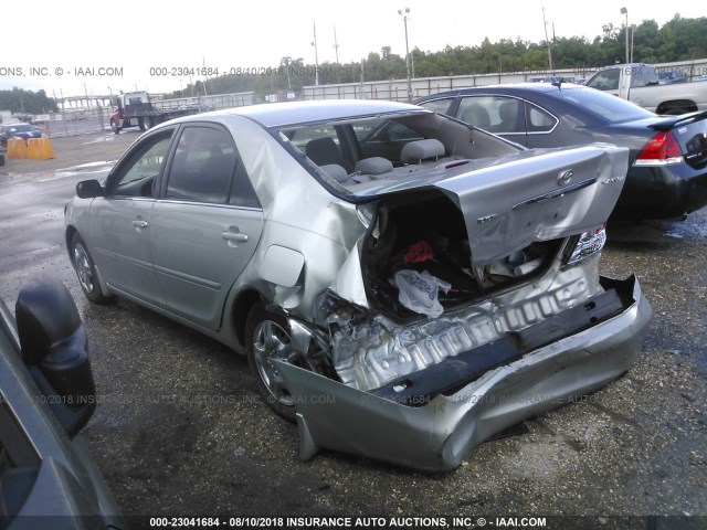 4T1BE32K35U636725 - 2005 TOYOTA CAMRY LE/XLE/SE Күміс фото 3