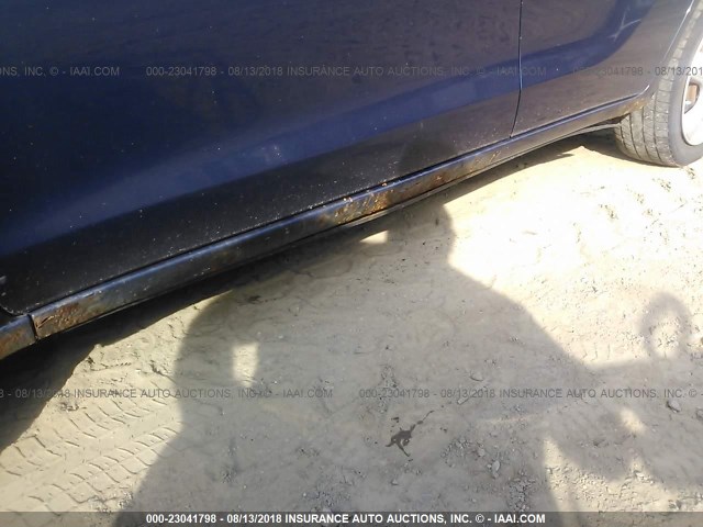 2T1LR32E55C341887 - 2005 TOYOTA COROLLA MATRIX XR BLUE photo 6