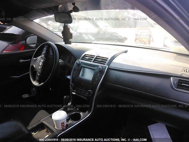 4T1BF1FK8HU616180 - 2017 TOYOTA CAMRY LE/XLE/SE/XSE BLACK photo 5