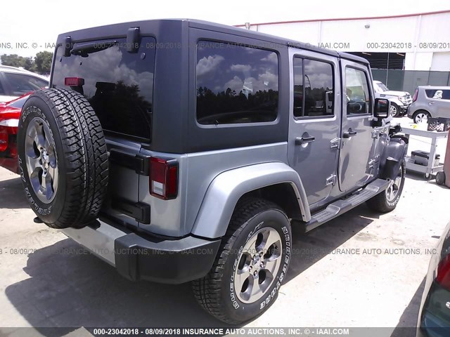 1C4HJWEG2JL922150 - 2018 JEEP WRANGLER UNLIMITE SAHARA SILVER photo 4