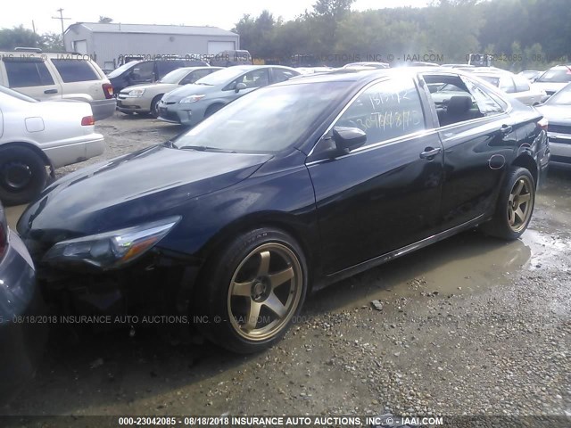 4T1BF1FK7GU210003 - 2016 TOYOTA CAMRY LE/XLE/SE/XSE 黑色 照片 2