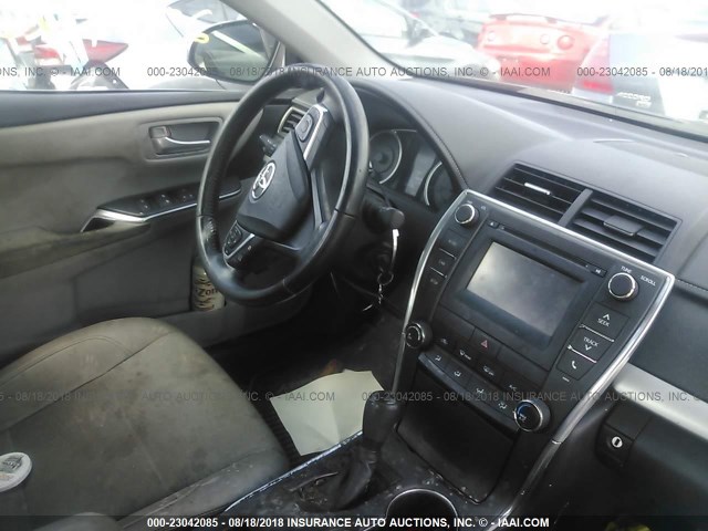 4T1BF1FK7GU210003 - 2016 TOYOTA CAMRY LE/XLE/SE/XSE 黑色 照片 5