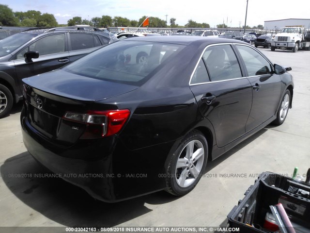4T1BF1FK4CU169162 - 2012 TOYOTA CAMRY SE/LE/XLE BLACK photo 4