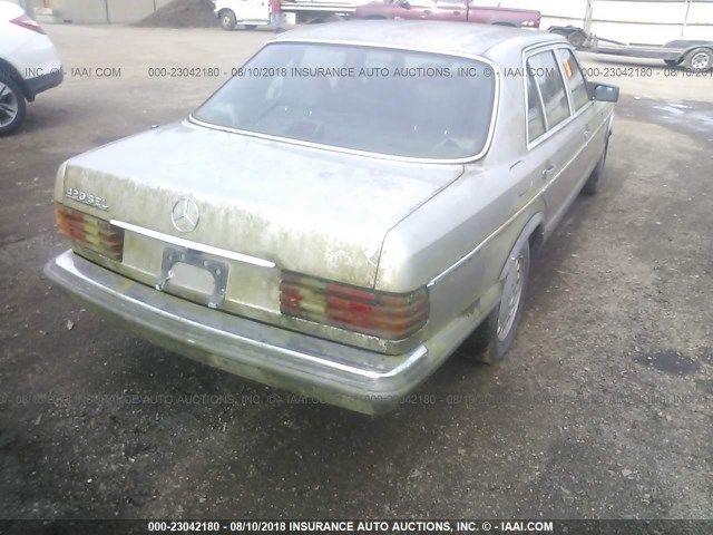 WDBCA35D0JA373590 - 1988 MERCEDES-BENZ 420 SEL SILVER photo 4