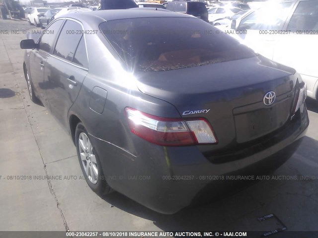 JTNBB46K073038139 - 2007 TOYOTA CAMRY NEW GENERAT HYBRID GRAY photo 3