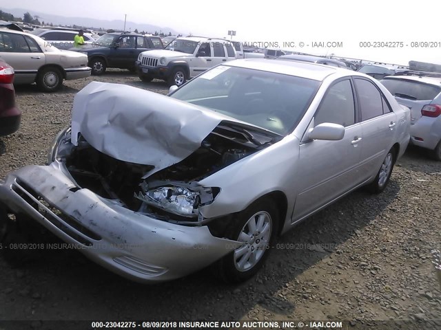 4T1BF30K72U535943 - 2002 TOYOTA CAMRY LE/XLE/SE Gümüş foto 2