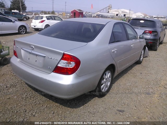 4T1BF30K72U535943 - 2002 TOYOTA CAMRY LE/XLE/SE Gümüş foto 4