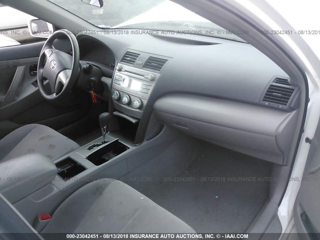 4T4BE46K99R098589 - 2009 TOYOTA CAMRY SE/LE/XLE 白色 照片 5