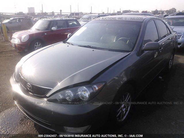 4T1BE32K15U941236 - 2005 TOYOTA CAMRY LE/XLE/SE 灰色 照片 2