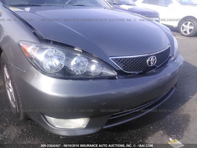4T1BE32K15U941236 - 2005 TOYOTA CAMRY LE/XLE/SE 灰色 照片 6
