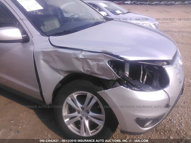 5XYZH4AG8BG089011 - 2011 HYUNDAI SANTA FE SE SILVER photo 6