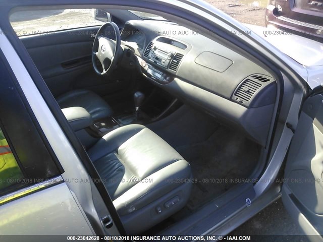 4T1BE30K54U854425 - 2004 TOYOTA CAMRY LE/XLE/SE Gümüş foto 5