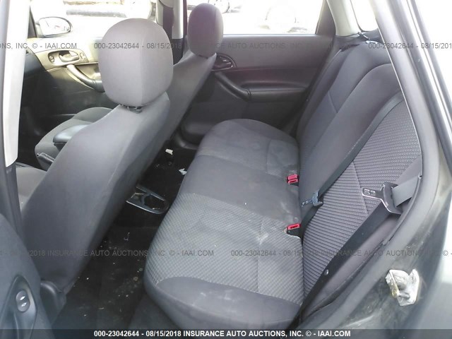 3FAFP37N85R122532 - 2005 FORD FOCUS ZX5 GRAY photo 8