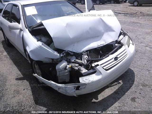 4T1BG28K0XU870934 - 1999 TOYOTA CAMRY CE/LE/XLE 白色 照片 6