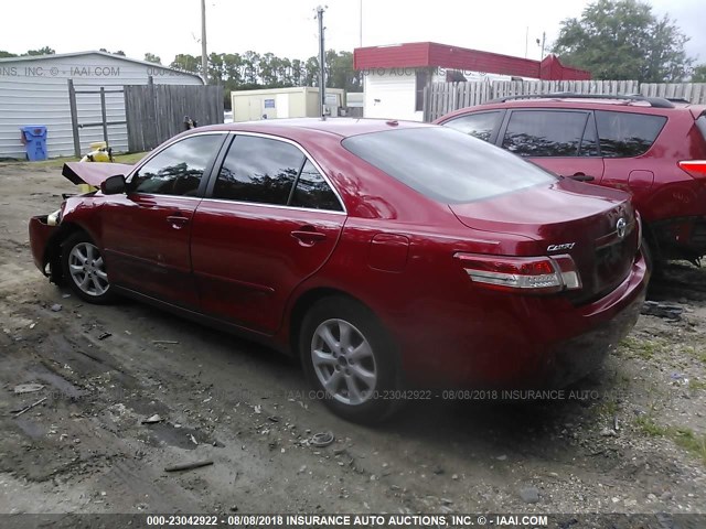 4T1BF3EK7AU575608 - 2010 TOYOTA CAMRY SE/LE/XLE წითელი ფოტო 3