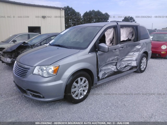 2C4RC1BGXDR811217 - 2013 CHRYSLER TOWN & COUNTRY TOURING SILVER photo 2