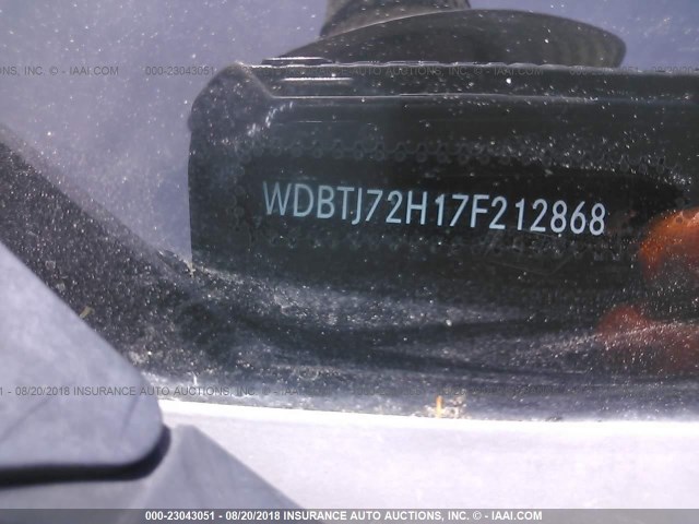 WDBTJ72H17F212868 - 2007 MERCEDES-BENZ CLK 550 GRAY photo 9