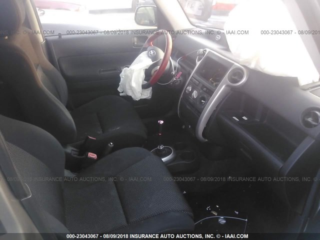 JTLKT334440136769 - 2004 TOYOTA SCION XB ნაცრისფერი ფოტო 5