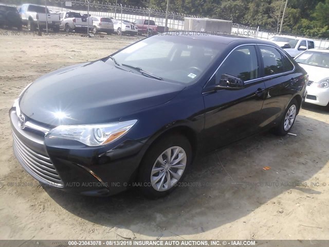 4T1BF1FK7GU611339 - 2016 TOYOTA CAMRY LE/XLE/SE/XSE 黑色 照片 2