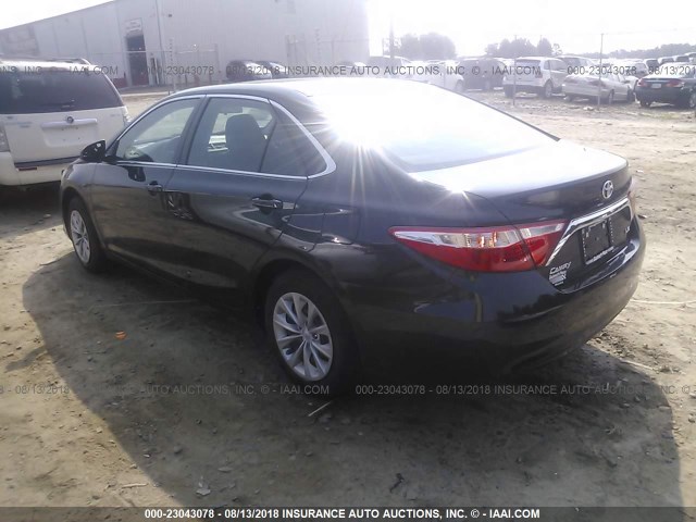4T1BF1FK7GU611339 - 2016 TOYOTA CAMRY LE/XLE/SE/XSE 黑色 照片 3