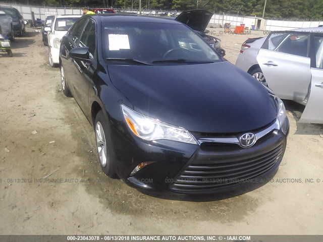 4T1BF1FK7GU611339 - 2016 TOYOTA CAMRY LE/XLE/SE/XSE 黑色 照片 6
