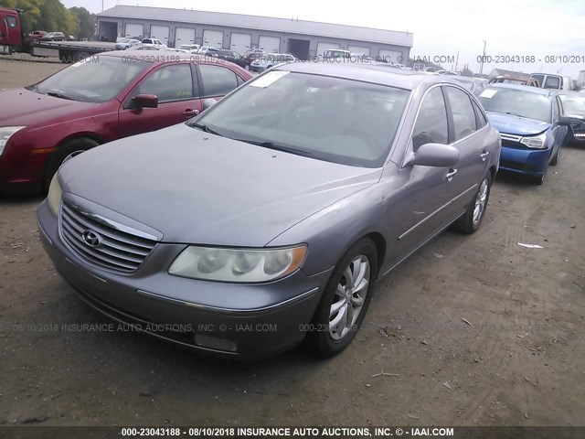 KMHFC46F56A055689 - 2006 HYUNDAI AZERA GRAY photo 2