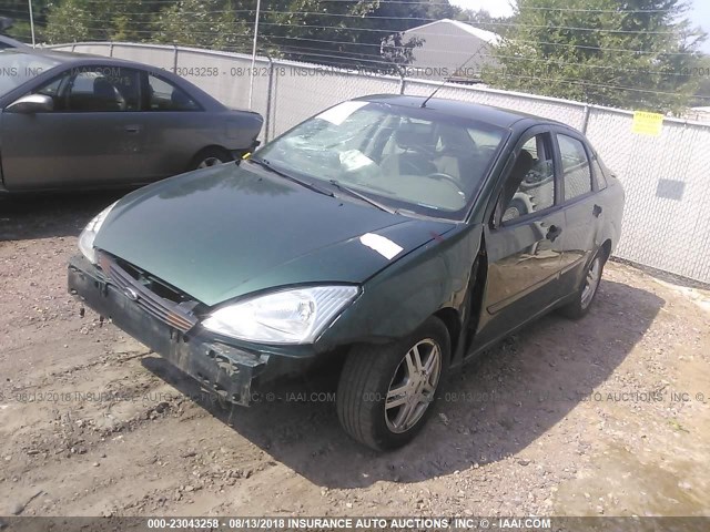 1FAFP343X1W314240 - 2001 FORD FOCUS SE/SE SPORT GREEN photo 2