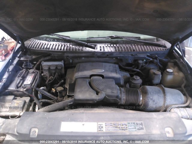 1FMFU16L24LA84019 - 2004 FORD EXPEDITION XLT BLUE photo 10